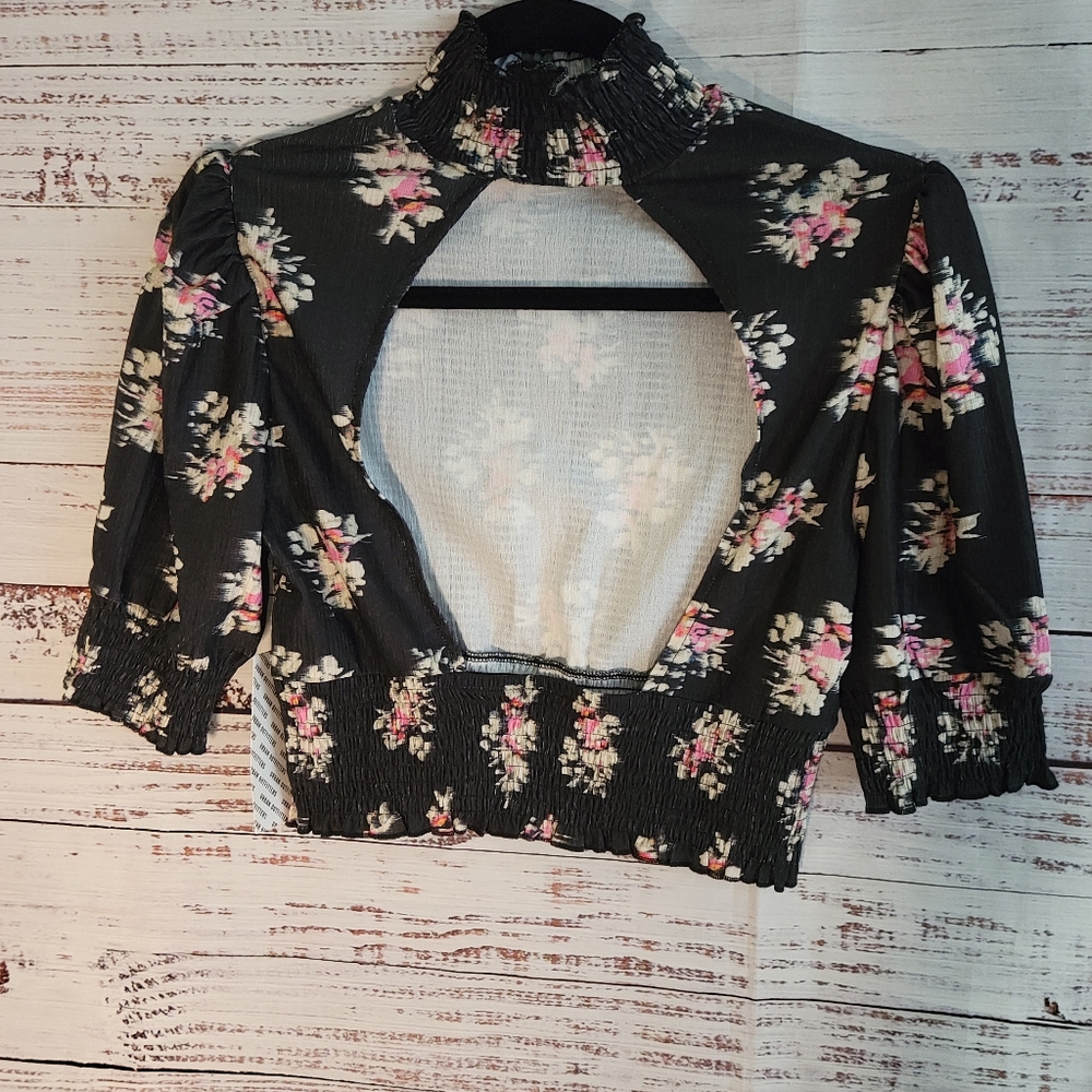 Urban Outfitters Black Noelle Open Back Crop Top NWTS - Picture 5 of 8